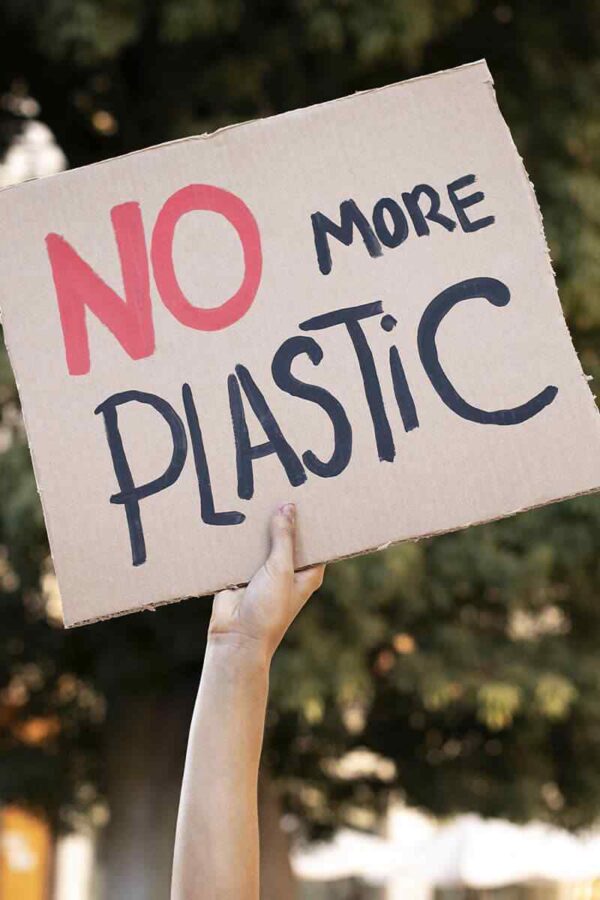 Fighting the plastic waste with recycling